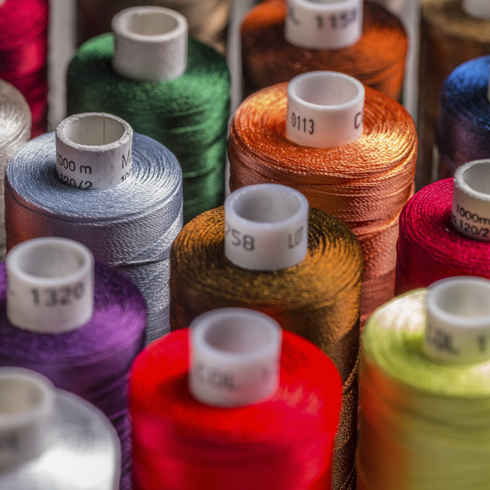 hilos-de-seda-proceso-artesanal-museo-iberoamericano-de-la-seda-colombia